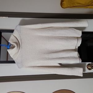 Women's cowl/turtle neck sweater